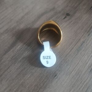 Elegant Gold Women's Ring